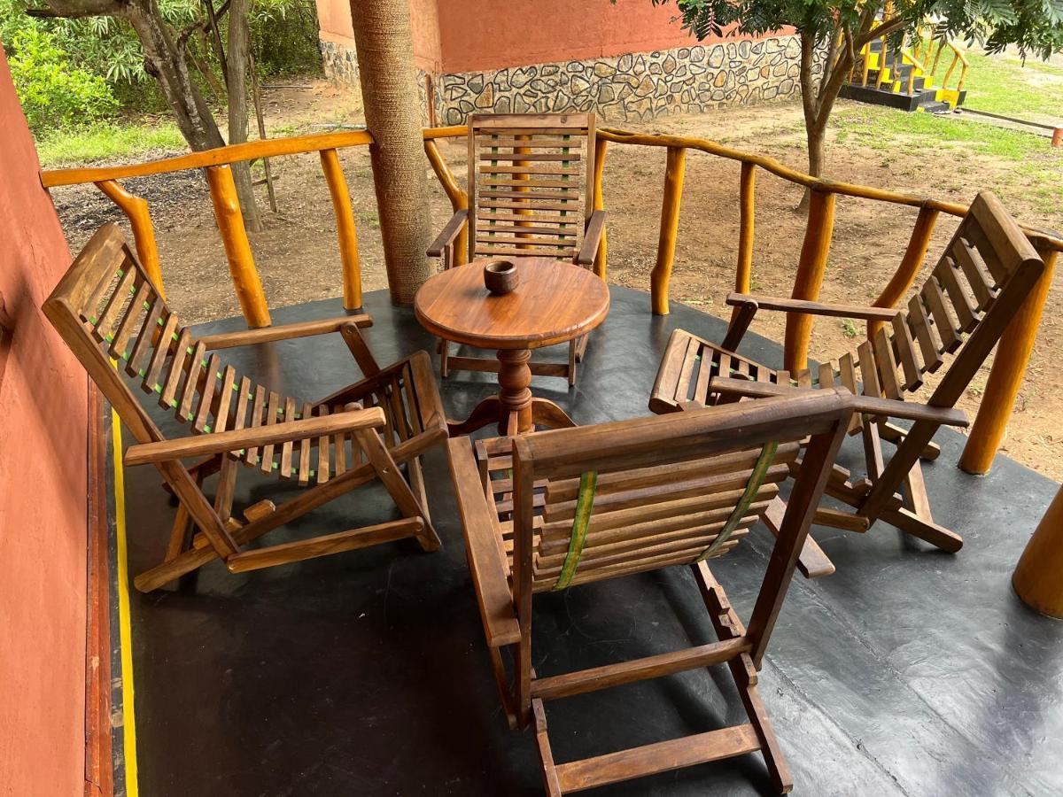 Yala Peace Cottages Tissamaharama Ngoại thất bức ảnh