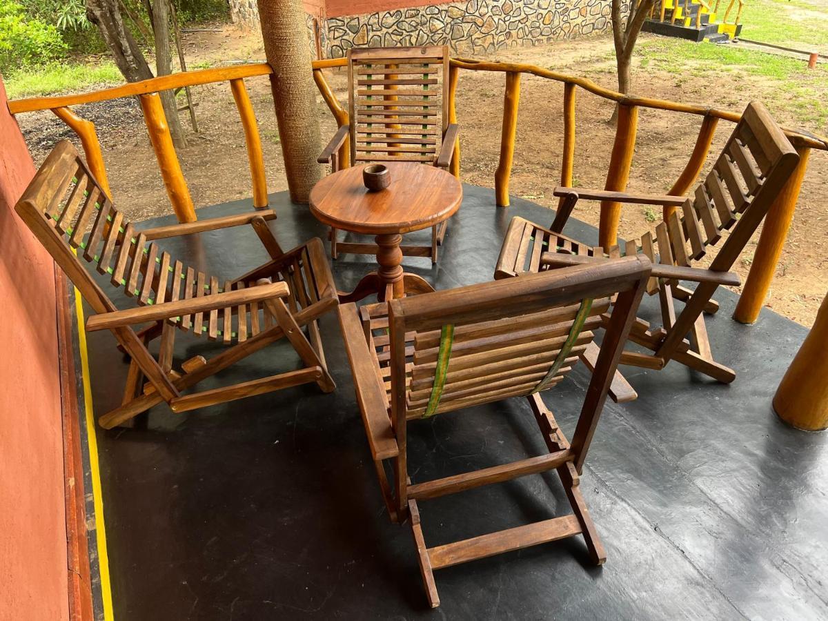Yala Peace Cottages Tissamaharama Ngoại thất bức ảnh