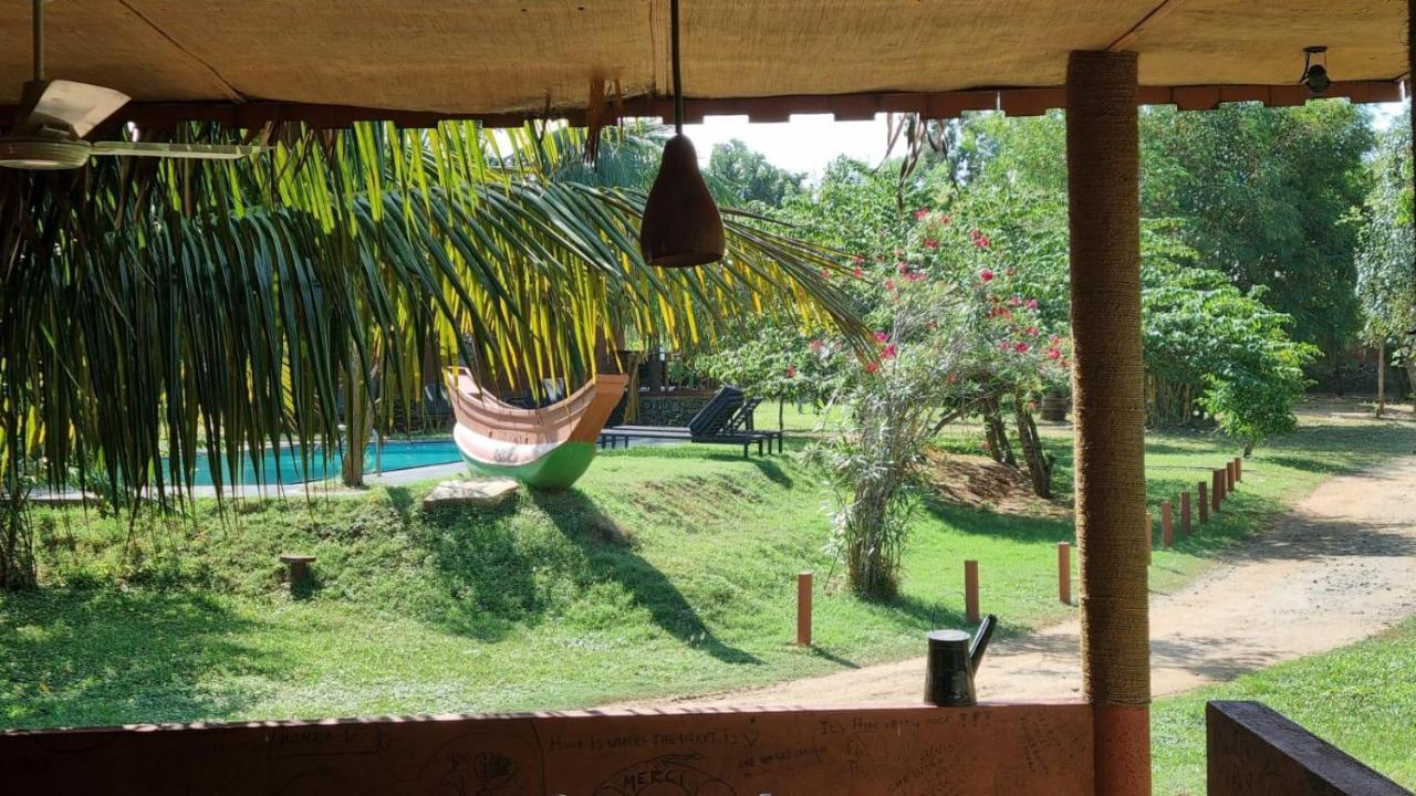 Yala Peace Cottages Tissamaharama Ngoại thất bức ảnh